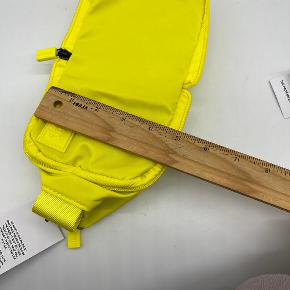 IHKWIP Set of 2 Packable Cosmetic Cases Pouches Yellow & Indigo - Picture 12 of 14